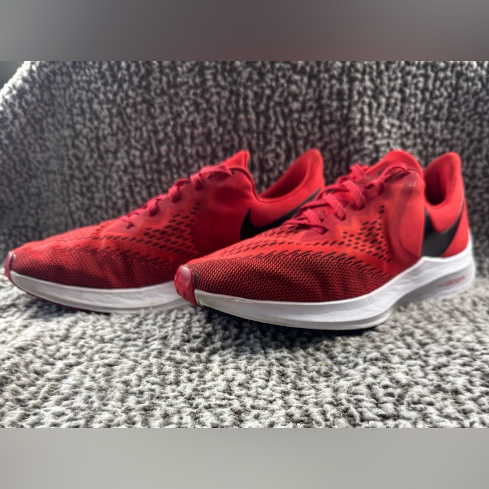 Nike Men's ZOOM Red and Black Running Sneakers size 11